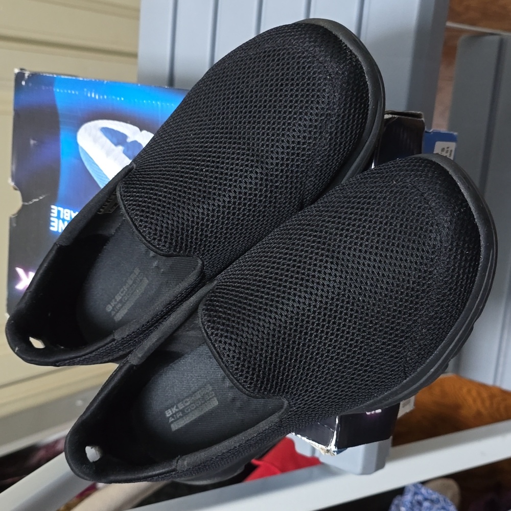 SKECHERS PERFORMANCE GO WALK SHOES